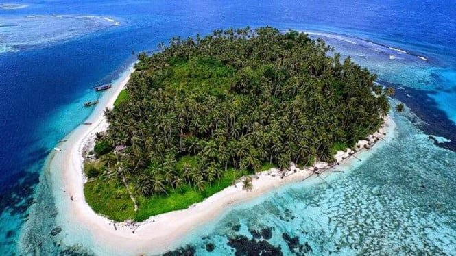 Sarang Gantung Island